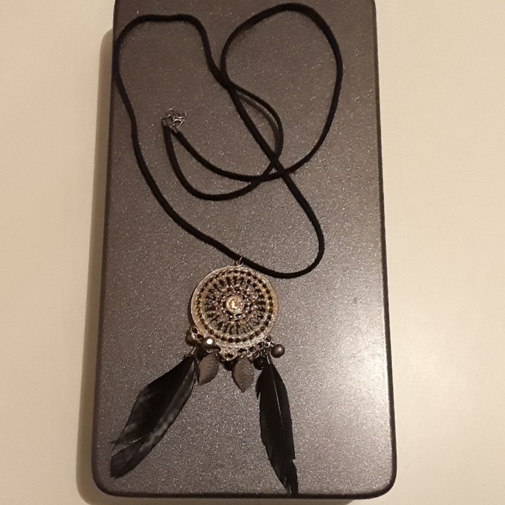 F21 Dreamcatcher Medallion Necklace!!